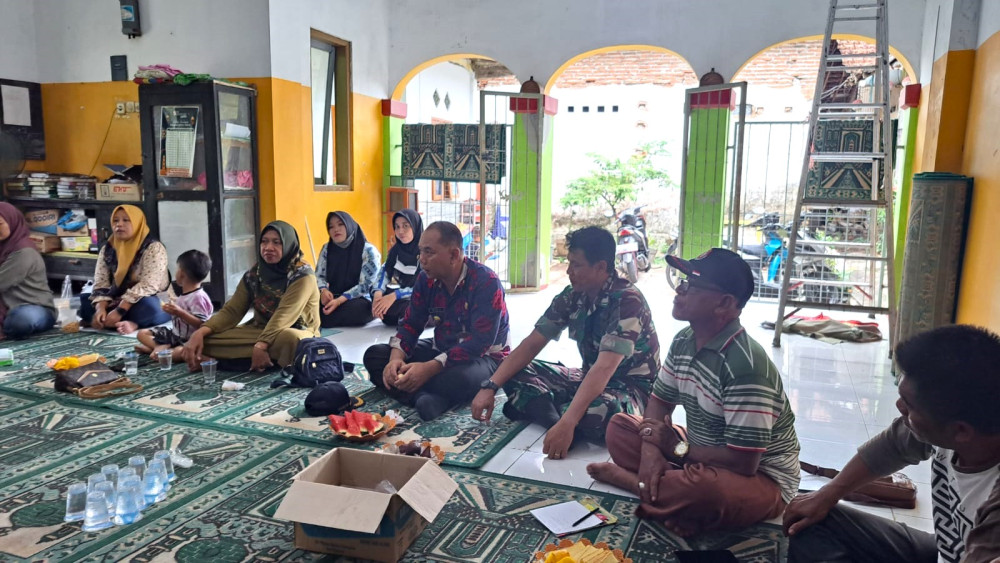 Giat Musyawarah Kelurahan Kebonsari Terkait Kesehatan Warga di RW 018 Lingkungan Sumber Dandang bersama Mahasiswa Kesehatan UNEJ